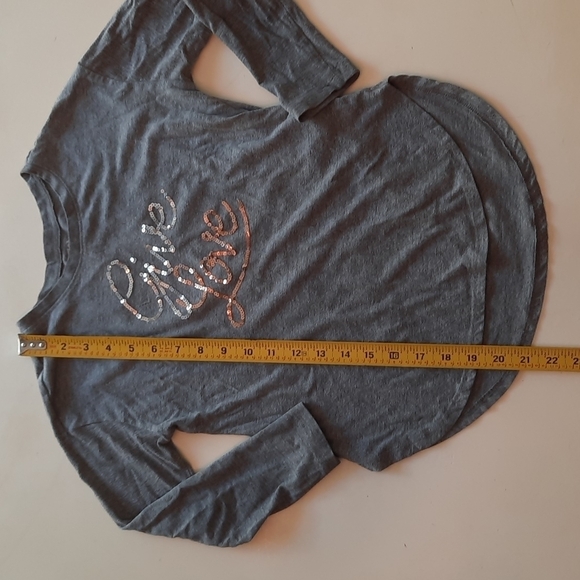 Crazy 8 medium 7 8 gray long sleeve sequin Give Love top - Picture 7 of 8